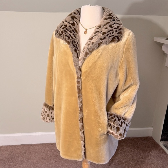 Coldwater Creek Cream Teddy Jacket with Leopard Accents - Picture 13 of 13